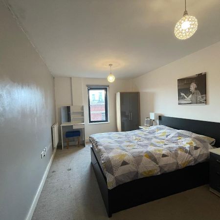 Modern Apartment Near Bullring Birmingham Bagian luar foto