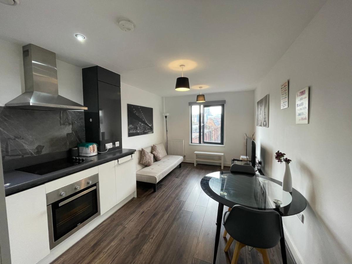 Modern Apartment Near Bullring Birmingham Bagian luar foto