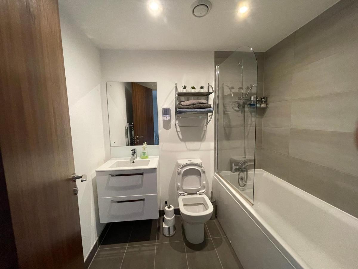 Modern Apartment Near Bullring Birmingham Bagian luar foto